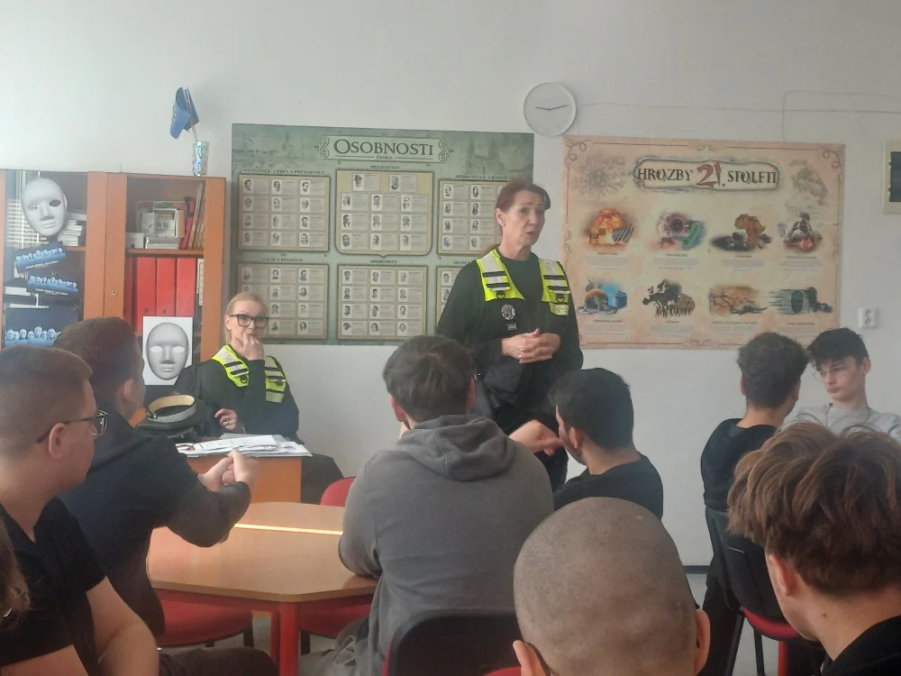 Zákon není jen teorie: Naši žáci diskutovali s městskou policií 2026