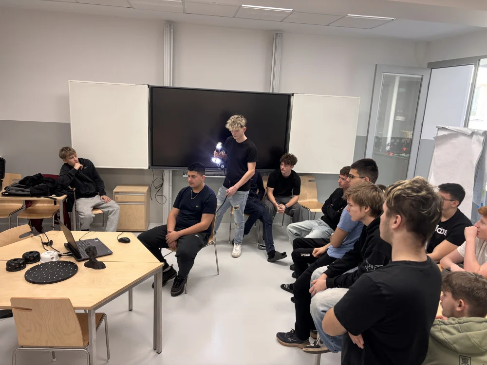 Inovace ve výuce IT: Profesionální 3D skenování na naší škole 2025 – fotografie