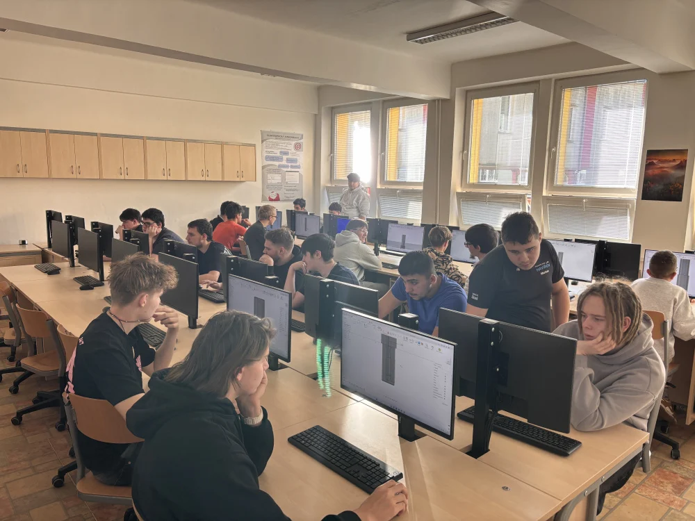 Od výkresů k realitě: Naši žáci ovládli základy programu Fusion 360 – fotografie