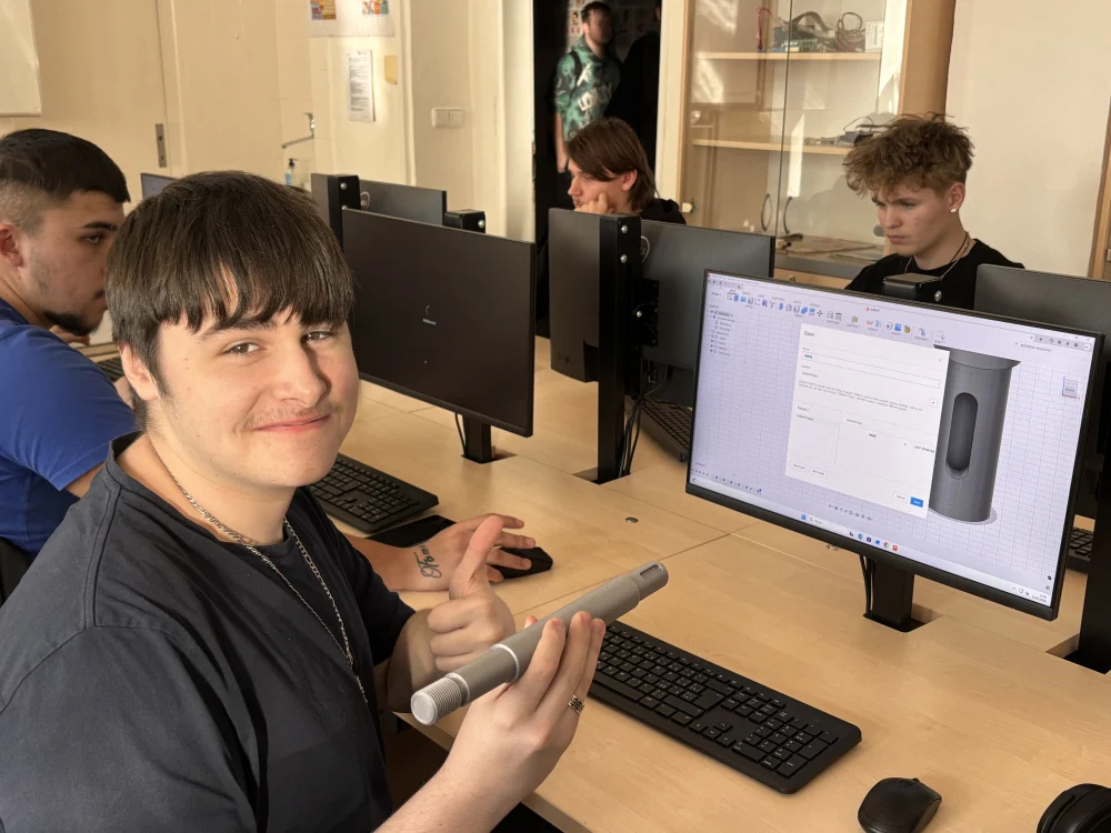 Od výkresů k realitě: Naši žáci ovládli základy programu Fusion 360 – fotografie